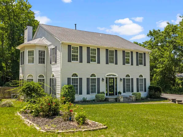 2 Moore Ter, Cape May Court House, NJ 08210