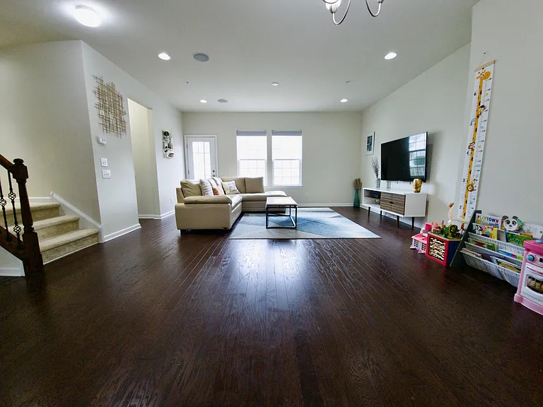 111 Admiral Ln — Photo 6