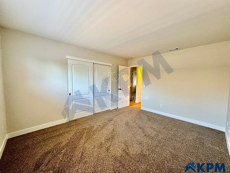 7355 Kelley Dr — Photo 12