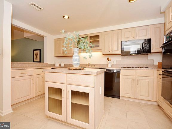 5th image of 930 Astern Way Unit 205