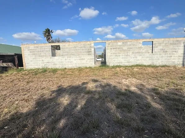 31101 Eustolio Gonzales Dr, Raymondville, TX 78580