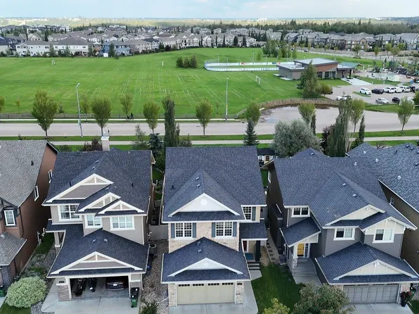 1419 Chahley Pl NW, Edmonton, AB T6M 0J3