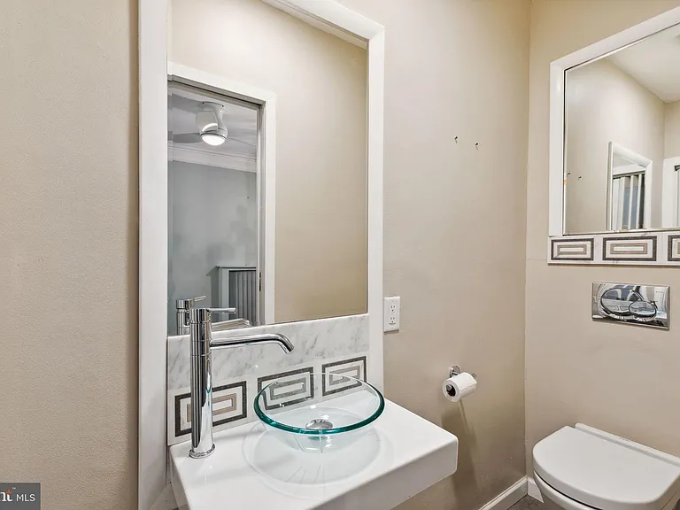 423 S Carlisle St — Photo 10