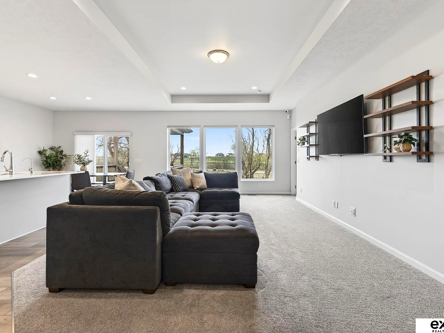 4 bed, 2556 sqft, $2,900 — Photo 4
