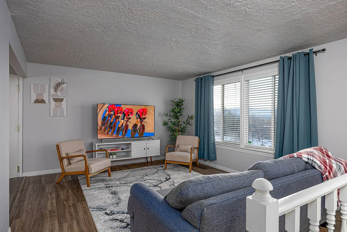 Building Photo - 9465 S Streatham Rd #1