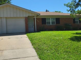 1016 Mary Dr, Hurst, TX 76053
