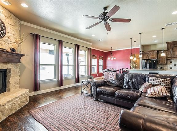 2nd image of 1421 Plum Creek Dr