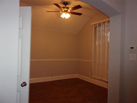 2nd image of 6709 Woodcrest Ln