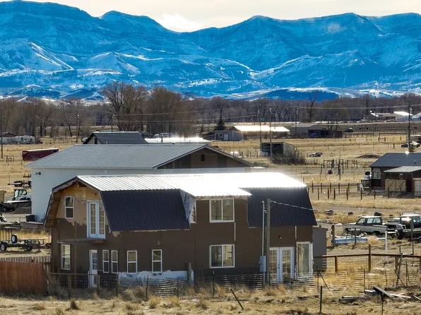 2407 Montana Ave, Augusta, MT 59410