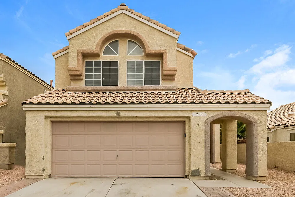 3 bed, 2.5 bath, 1995 sqft, $2,645 — Photo 1