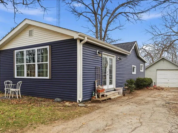 N1142 Walnut ROAD, Genoa City, WI 53128