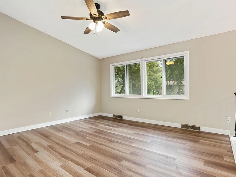 8616 Windward Cir — Photo 2