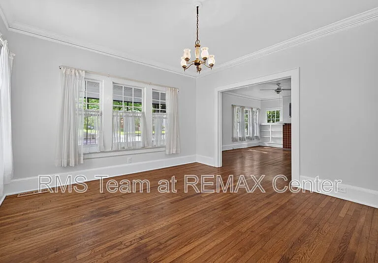 582 Clifton Rd NE — Photo 12