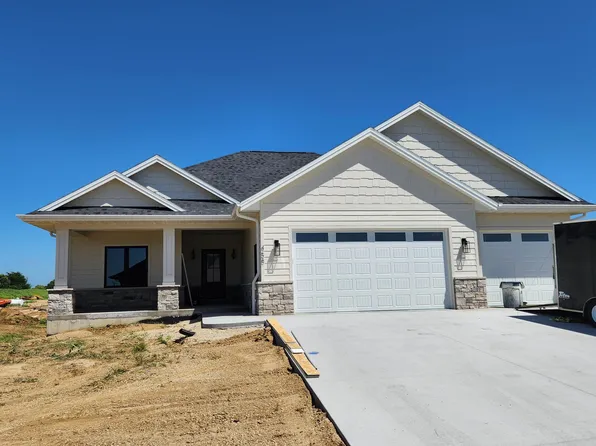 458 Wyatt Dr, Peosta, IA 52068