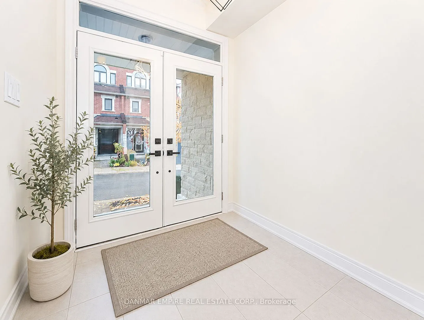 3 bed, $4,000 — Photo 3