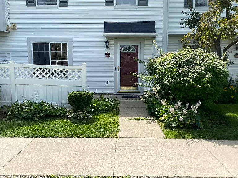 22209 Atlantic Pointe — Photo 1
