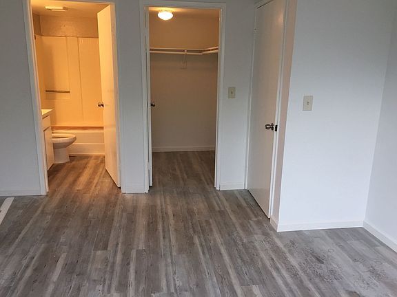4th image of 7004 Jordan Ave #203