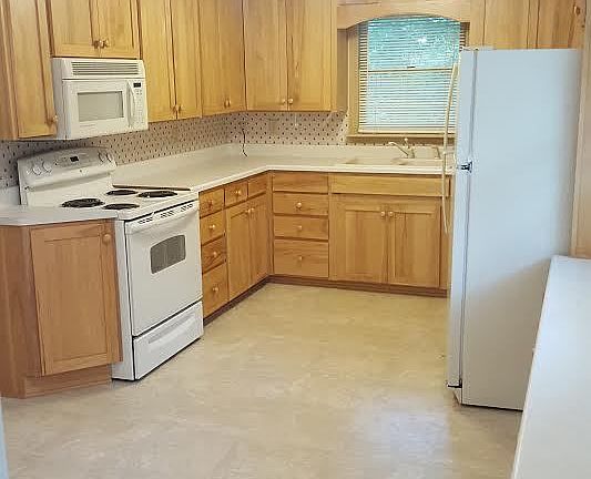 2nd image of 204 N College St