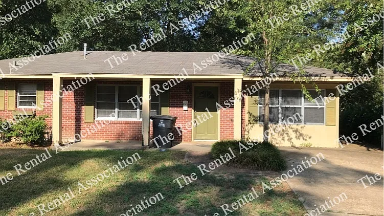 709 Center St