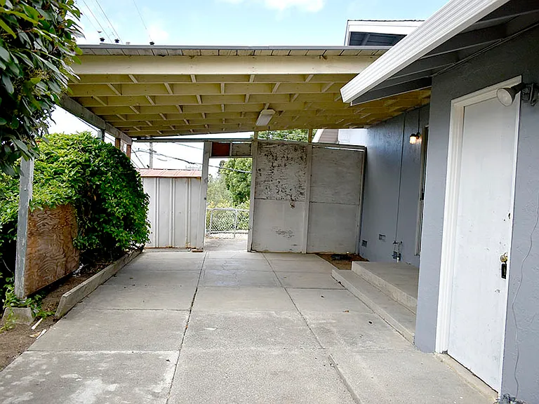 411 Clark Dr — Photo 25
