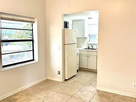3rd image of 1701 SW 25th St APT 1