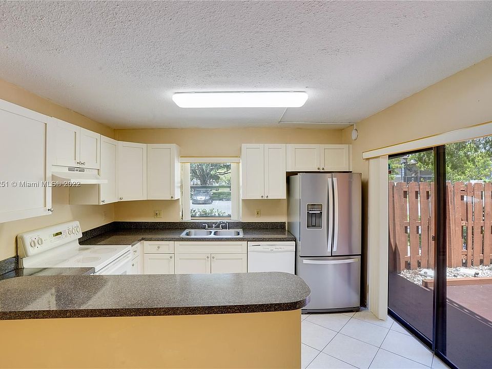 1st image of 1458 N Lawnwood Cir APT 27C
