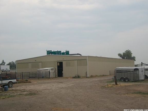 3rd image of 2350 N Rose Ln