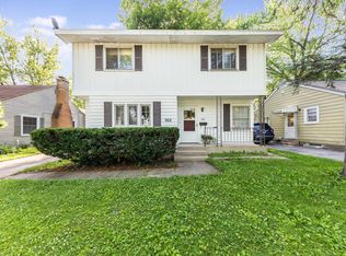 562 Farnum Ave, Aurora, IL 60505