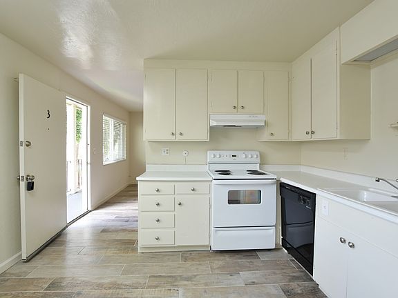 2nd image of 215 S 12th St APT 3