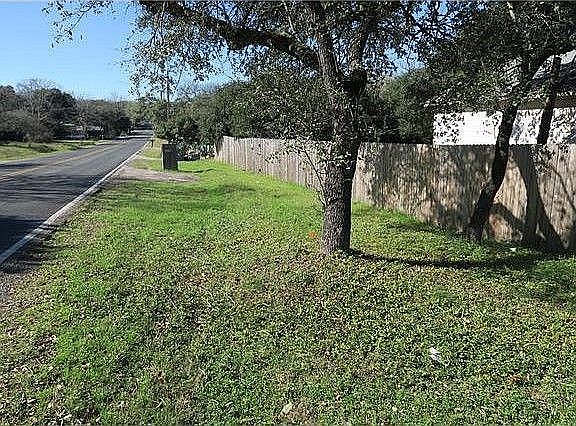 3rd image of 1302 Village West Dr