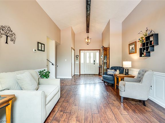 5th image of 7592 Kennedy Ct