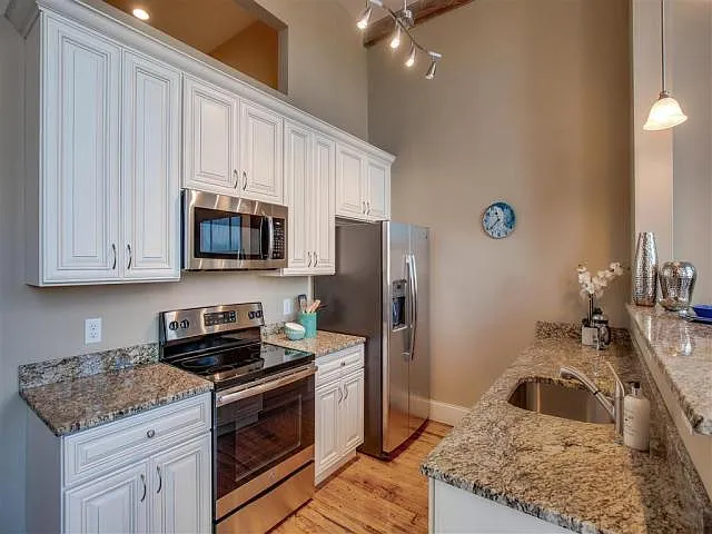 Colony Mill — Photo 20