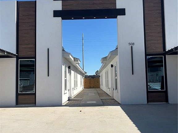 4th image of 508 N Emerald Ave #2