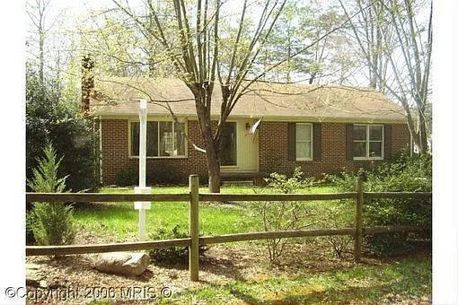 141 White Oak Ln photo 1