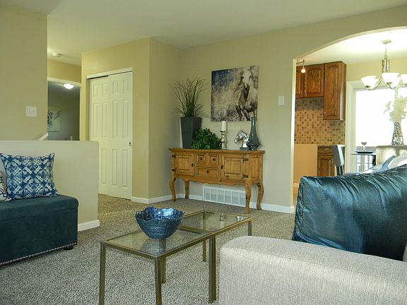 4th image of 1555 Chadwick Dr