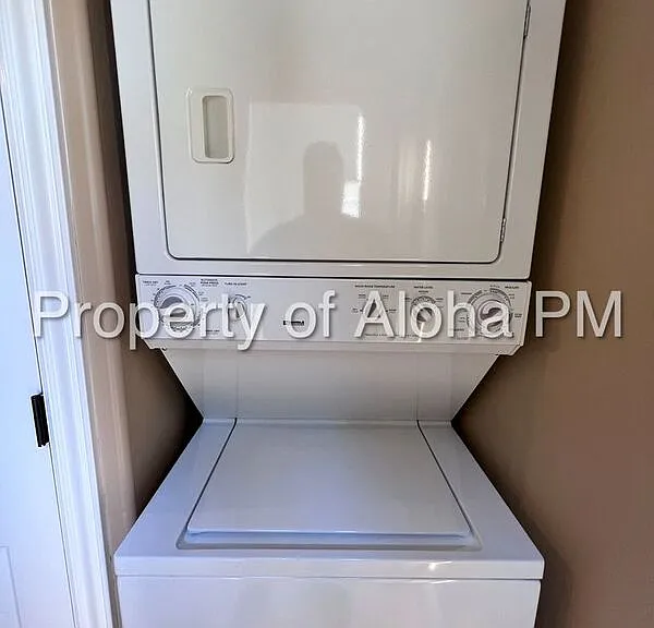 4542 W Brennen St — Photo 8