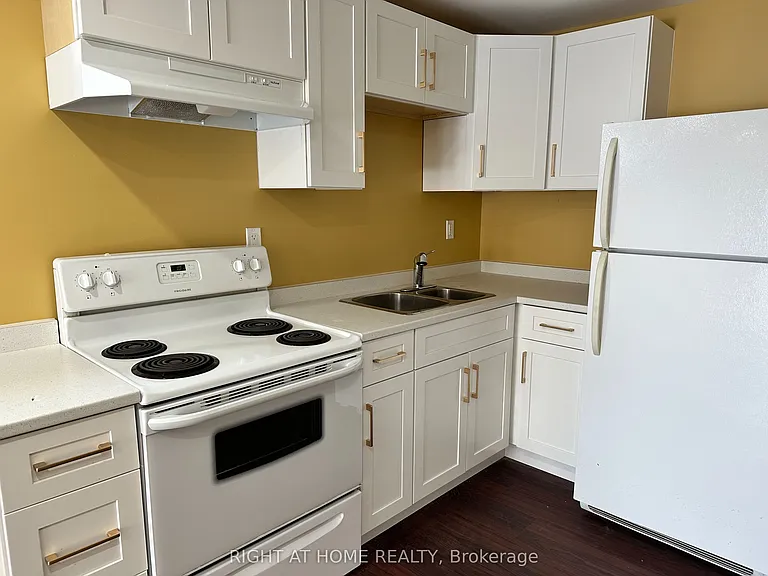 61 Keating St #BASEMENT — Photo 7