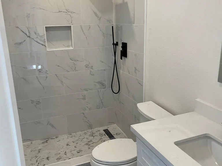 465 W Ivyglen St #231 — Photo 4