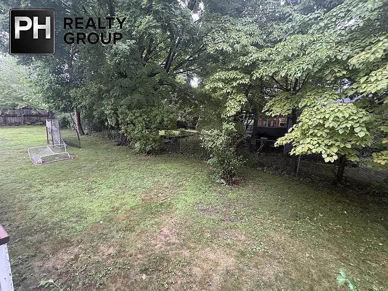 50 Cushing Ave — Photo 17