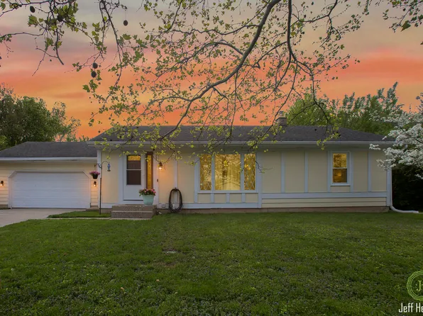 1754 Auburn Ave NE, Grand Rapids, MI 49505