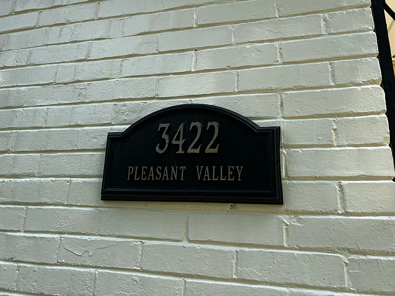 3422 Pleasant Valley Rd — Photo 3