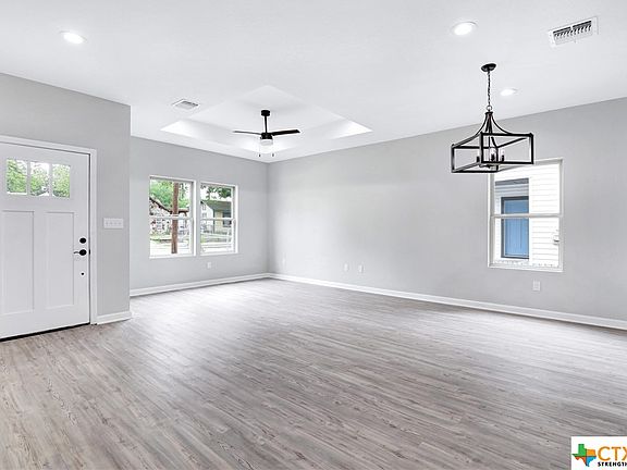3rd image of 126 Adaes Ave