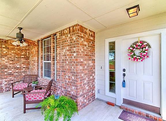 3rd image of 10605 Lindshire Ln