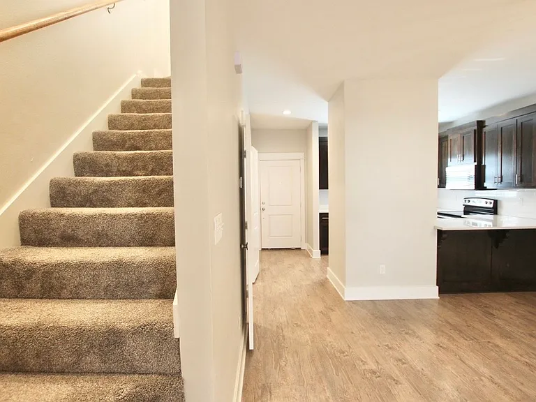 307 N Henry St #15 — Photo 23
