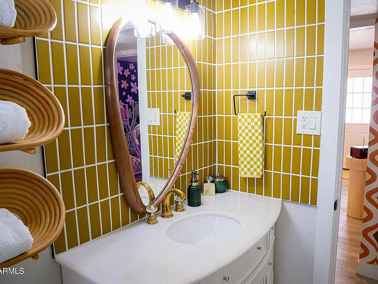 4711 E Fillmore St — Photo 15