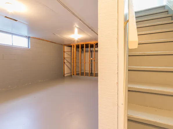 West Side Village Townhomes, Sudbury - Parking Space Included