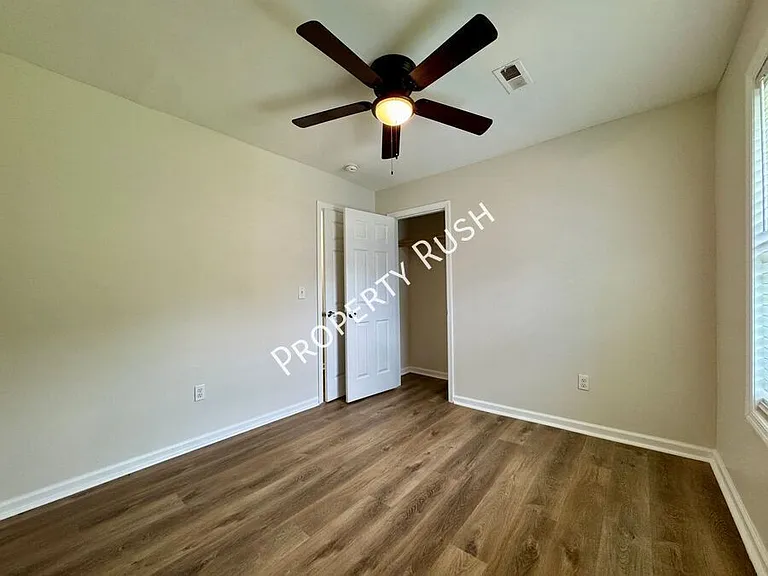 1718 Portland St #B — Photo 14