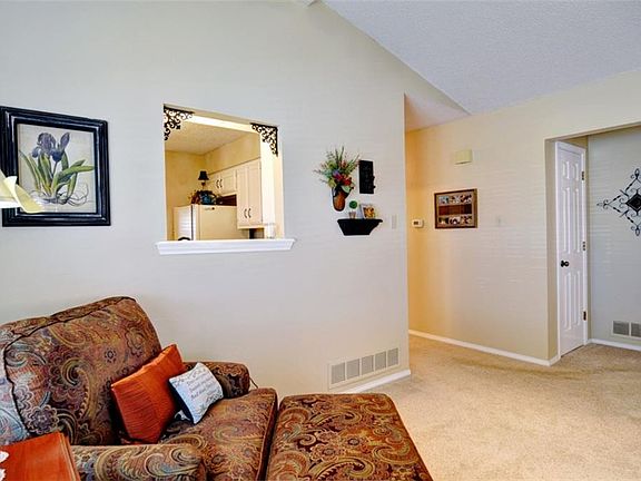 2nd image of 1710 Mimosa Ln