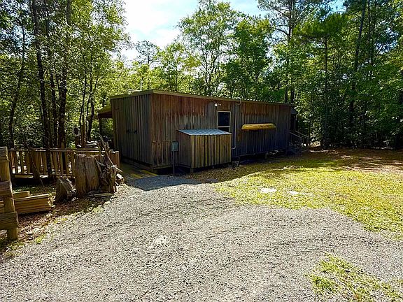 3rd image of 1 Mason Ferry Rd