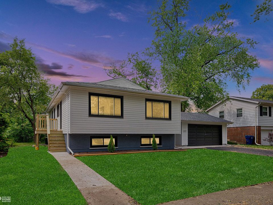 2nd image of 907 Bowling Green Dr